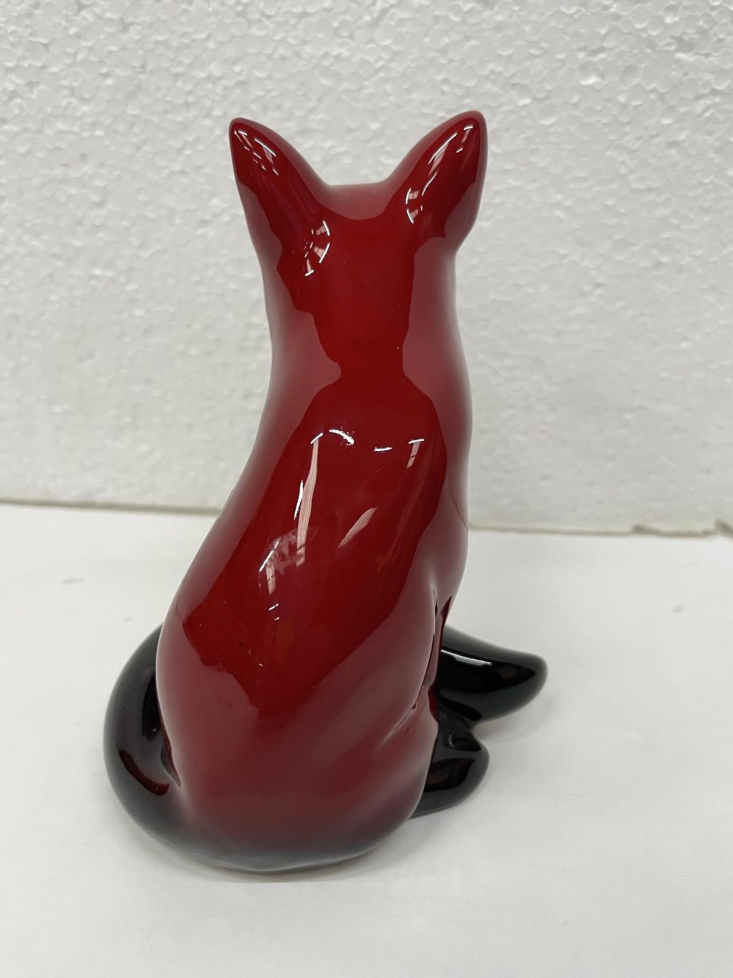 A DOULTON FLAMBE SITTING FOX - Image 3 of 5