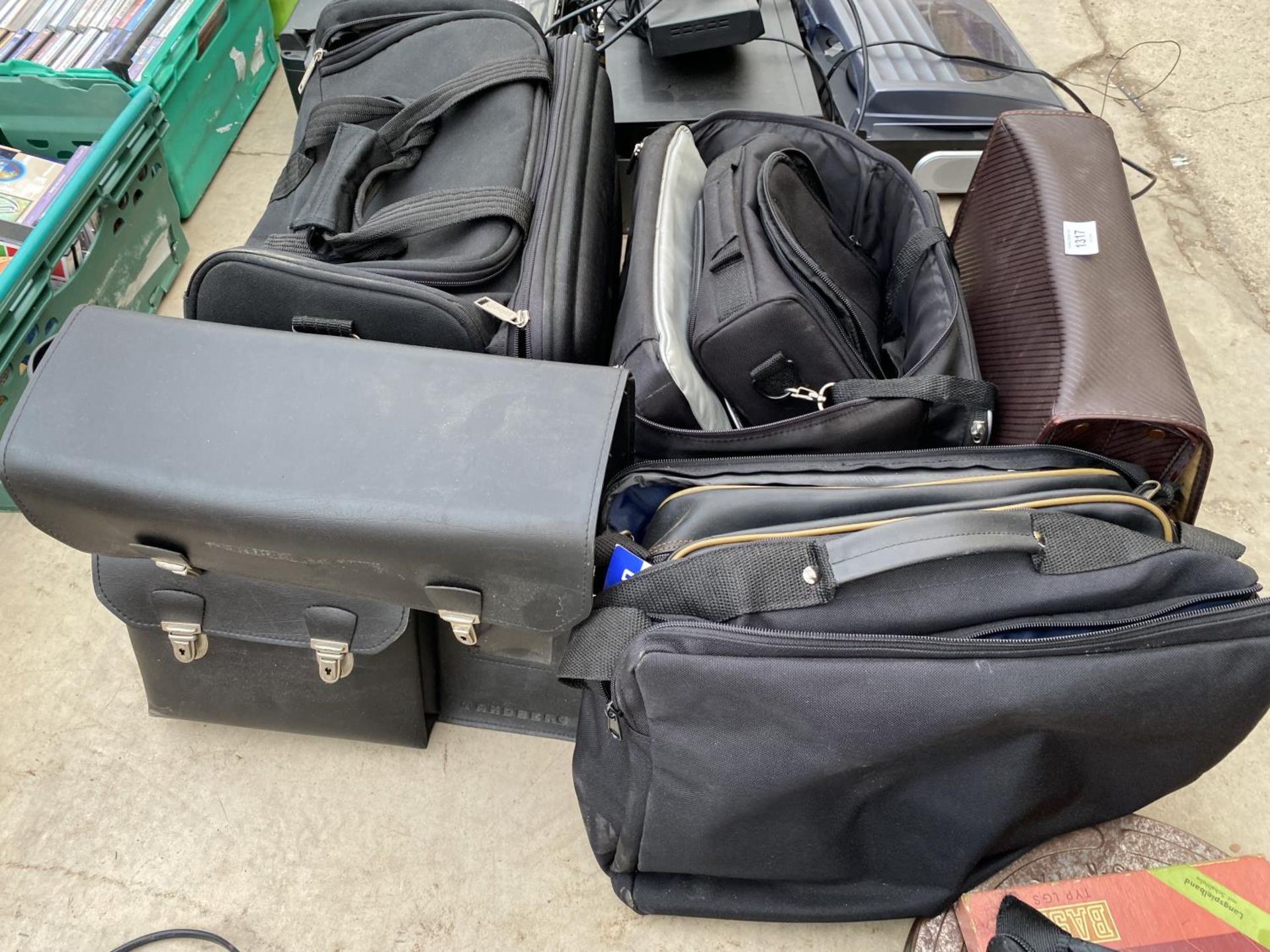 AN ASSORTMENT OF EMPTY CAMERA AND CAMCORDER BAGS - Image 2 of 2