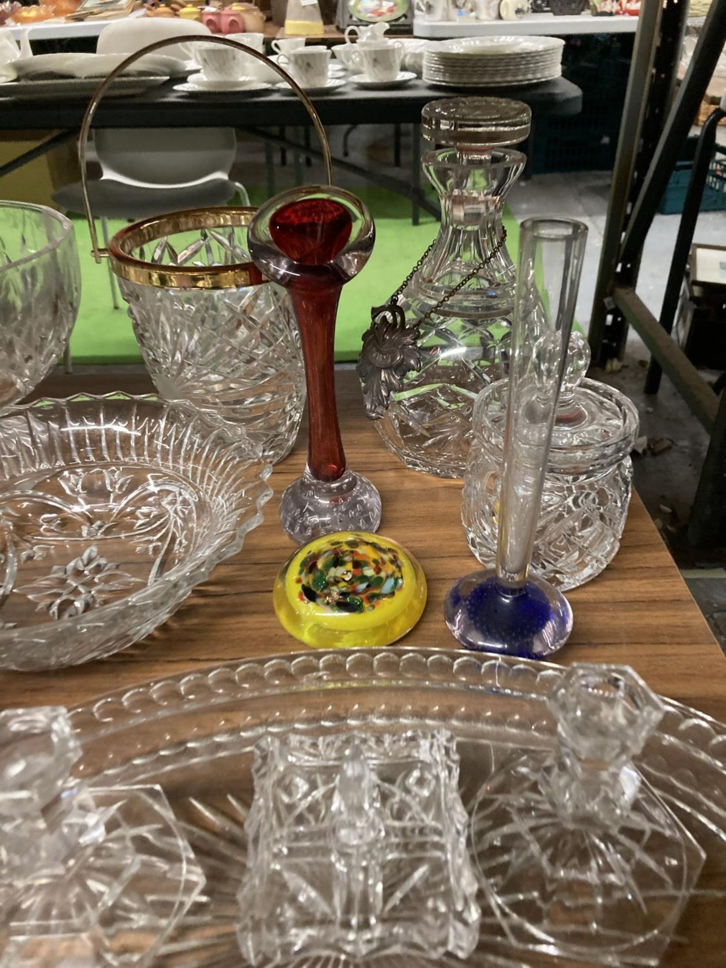 A QUANTITY OF GLASSWARE TO INCLUDE A DRESSING TABLE SET, PAPERWEIGHT, ICE BUCKET, DECANTER, BOWLS - Image 2 of 4