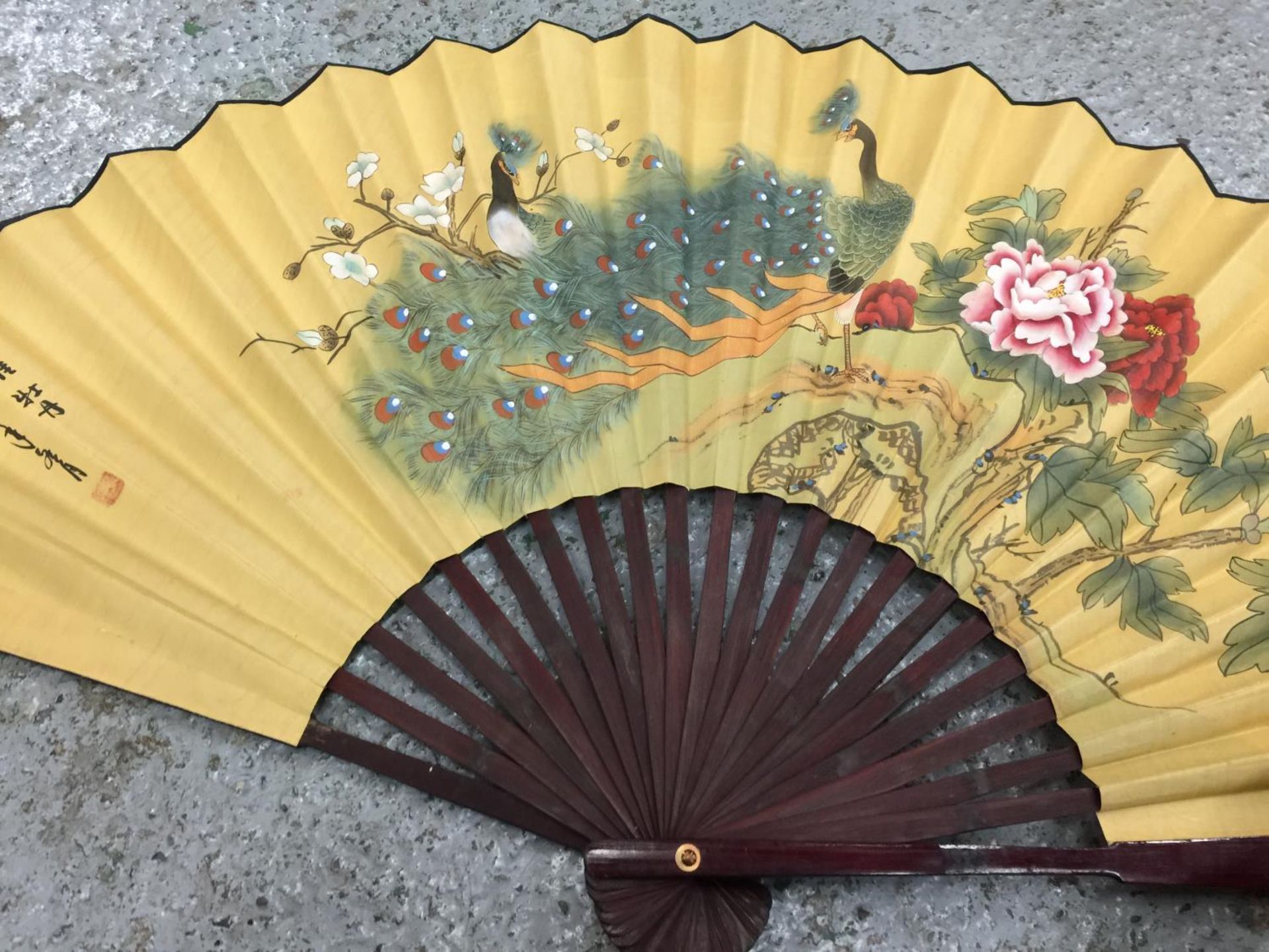 TWO LARGE HANDPAINTED EASTERN FANS AND A HANDPAINTED PARASOL - Image 10 of 12