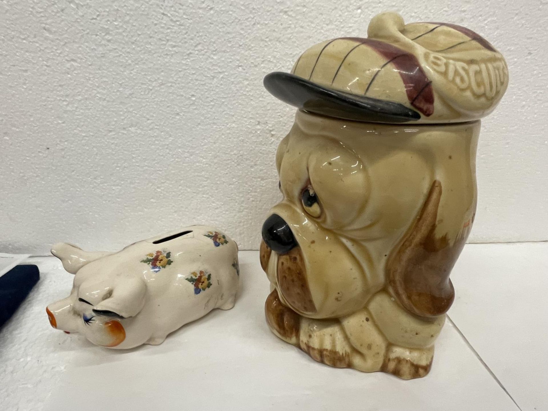 TWO PRICE BROTHERS ITEMS TO INCLUDE A DOG BISCUIT BARREL AND A PIG MONEY BOX - Image 2 of 6
