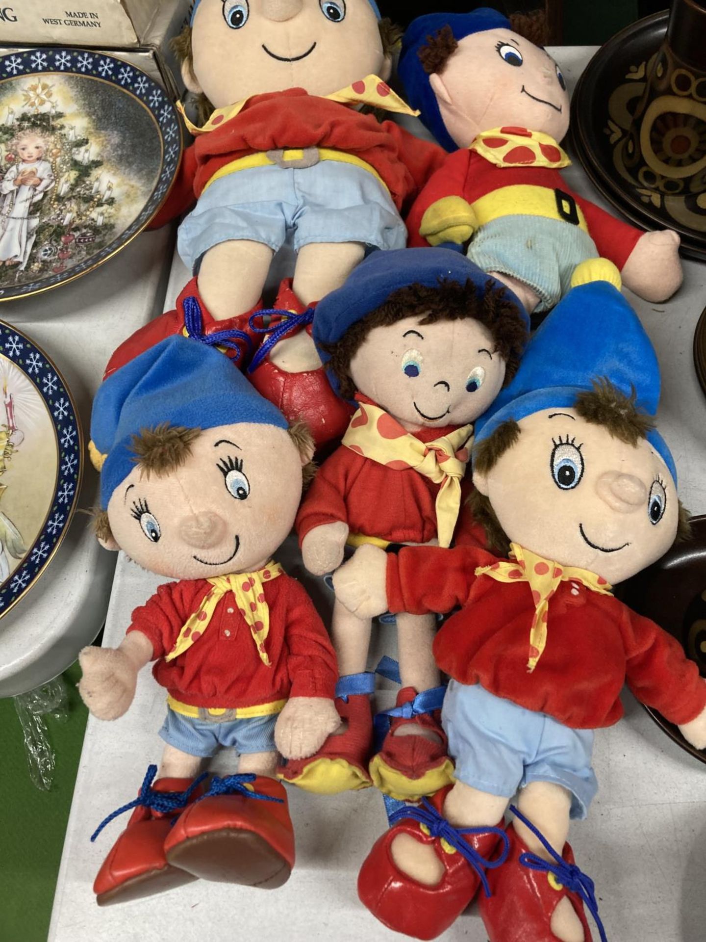 FIVE PLUSH NODDY FIGURES WITH RATTLES