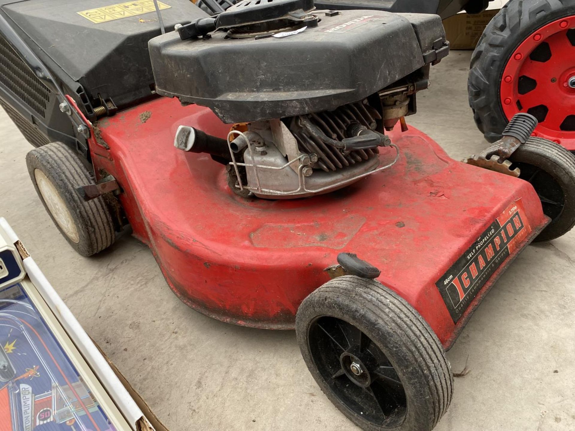 A CHAMPION LAWN MOWER WITH HONDA PETROL ENGINE AND GRASS BOX - Image 2 of 2