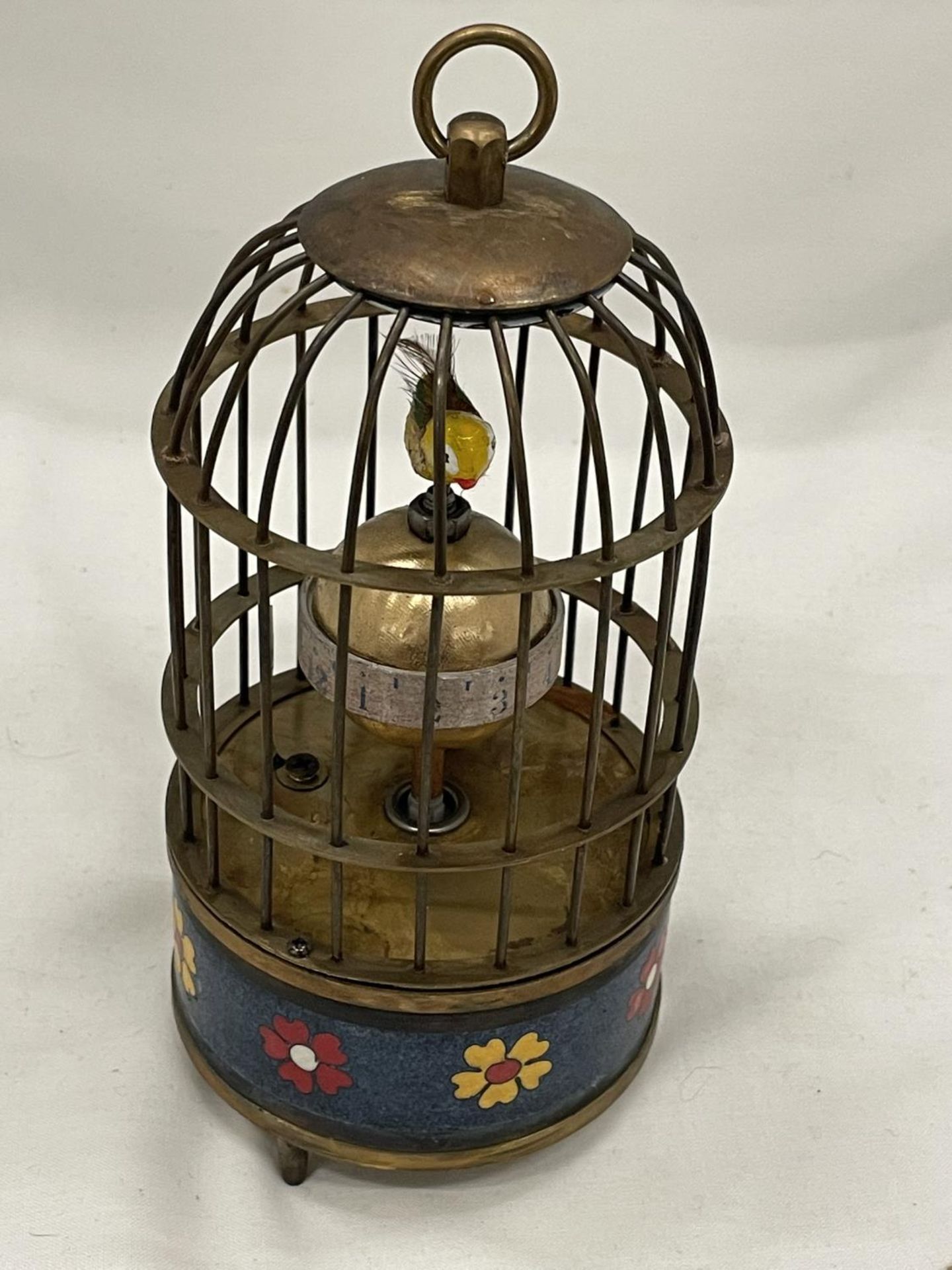 A BRASS BIRD CAGE CLOCK - Image 3 of 4