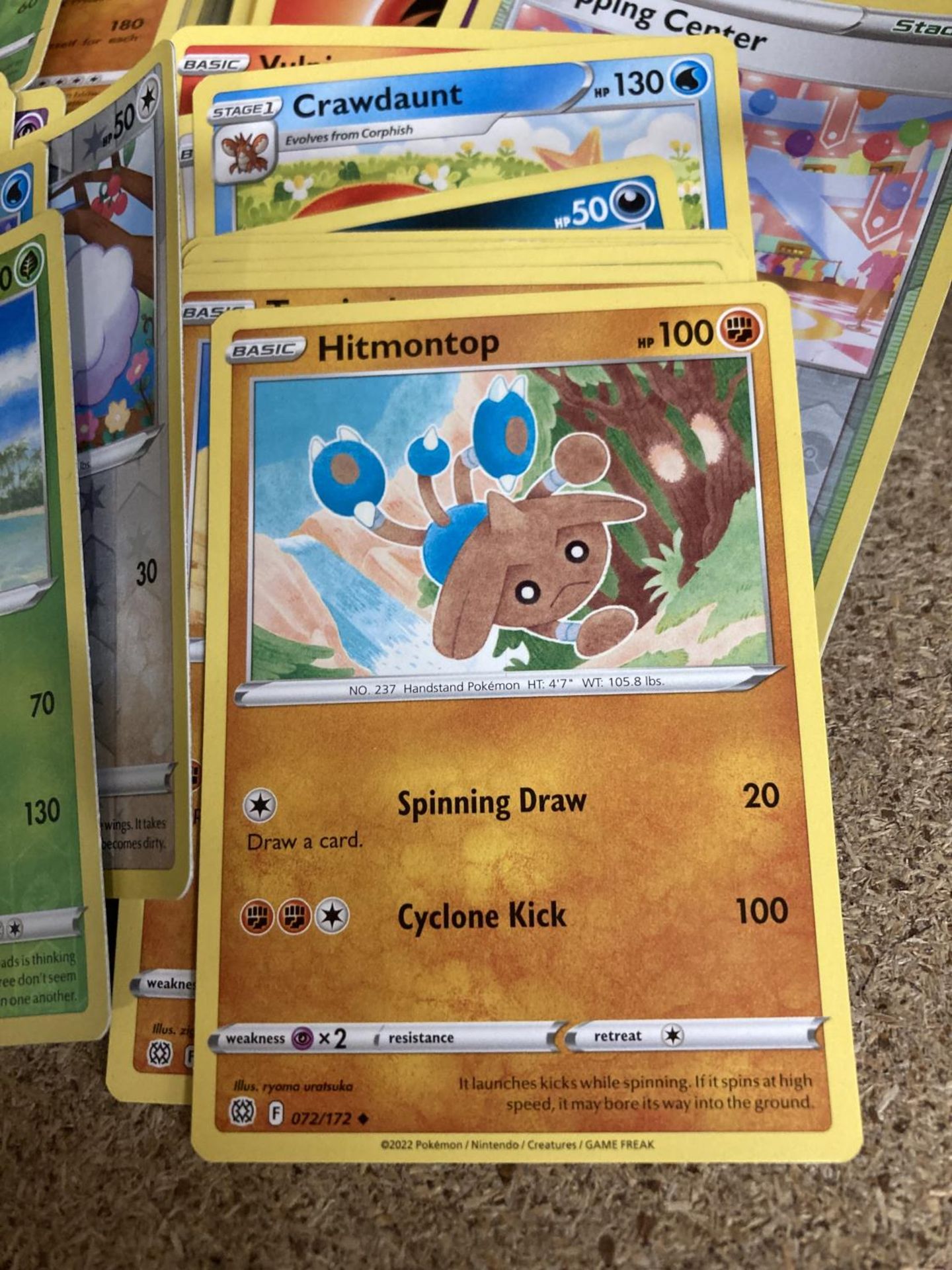 A BUNDLE OF OVER 200 POKEMON CARDS TO INCLUDE HOLO'S AND RARES - Image 2 of 4