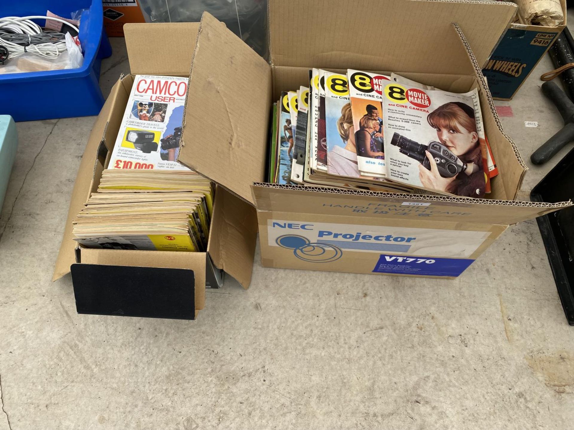 A LARGE ASSORTMENT OF PHOTOGRAPHY MAGAZINES