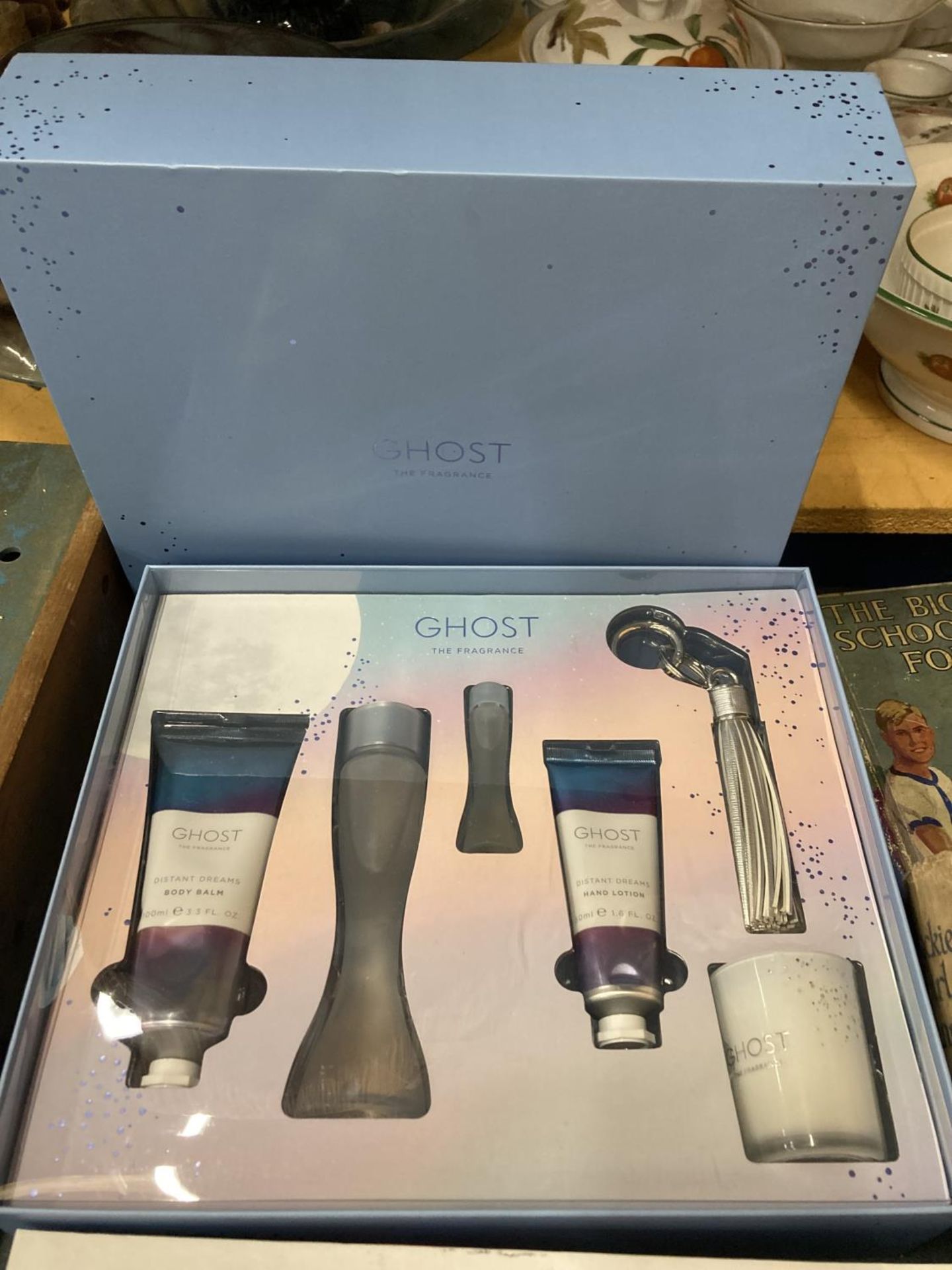 A BOXED GHOST PERFUME SET INCLUDING PERFUME, BODY CREAM, ETC