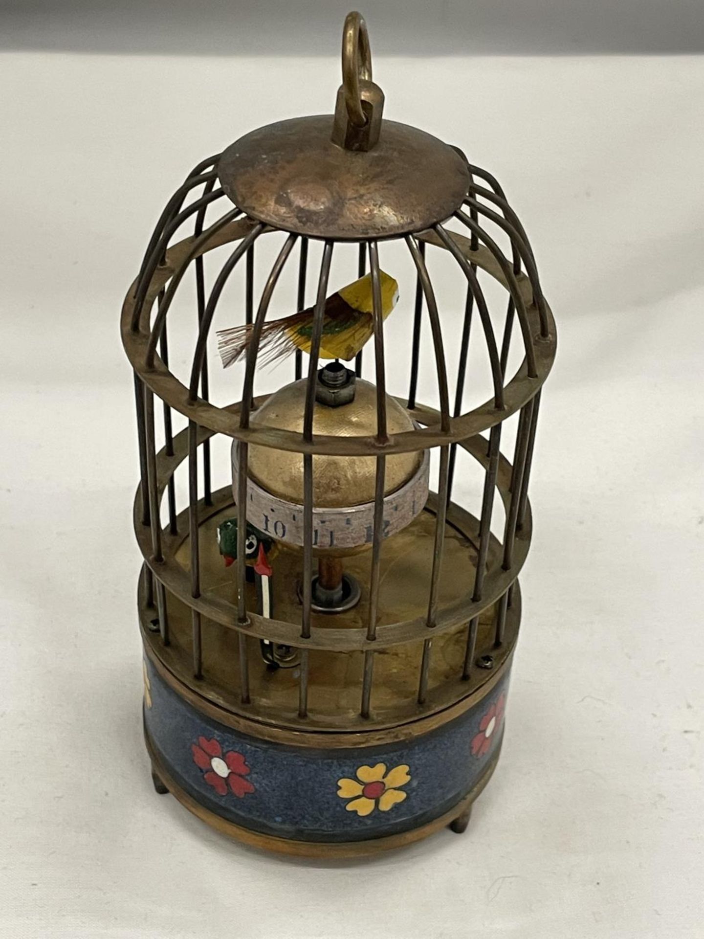A BRASS BIRD CAGE CLOCK - Image 2 of 4