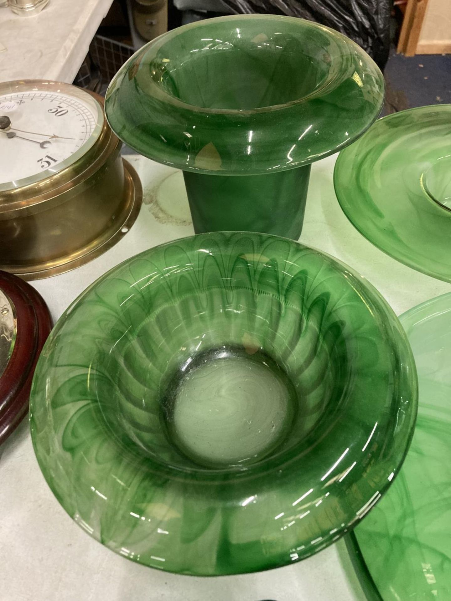 A QAUNTITY OF GREEN CLOUD GLASSWARE BOWLS - 6 IN TOTAL - Image 2 of 3