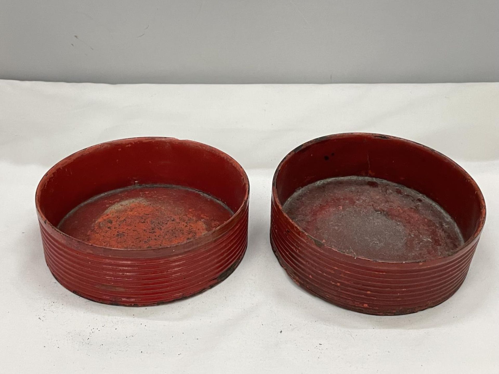 A PAIR OF BELIEVED ENGLISH REGENCY CIRCA 19TH CENTURY WINE COASTERS IN CINNABAR RED LACQUER - Image 2 of 4