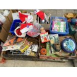 AN ASSORTMENT OF HOUSEHOLD CLEARANCE ITEMS TO INCLUDE GLASS WARE AND CHRISTMAS DECORATIONS ETC