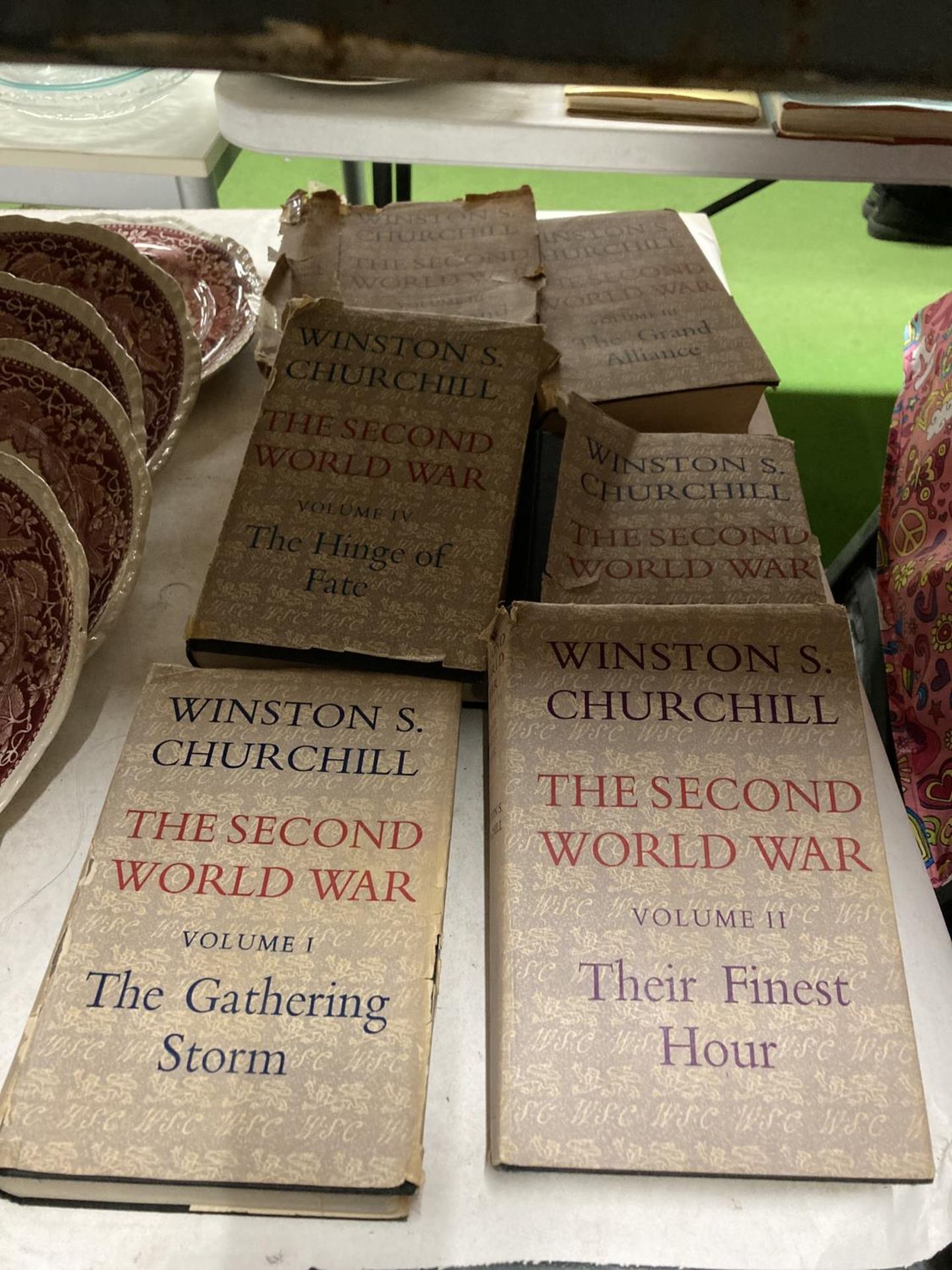 FIVE VOLUMES OF WINSTON CHURCHILL'S 'THE SECOND WORLD WAR