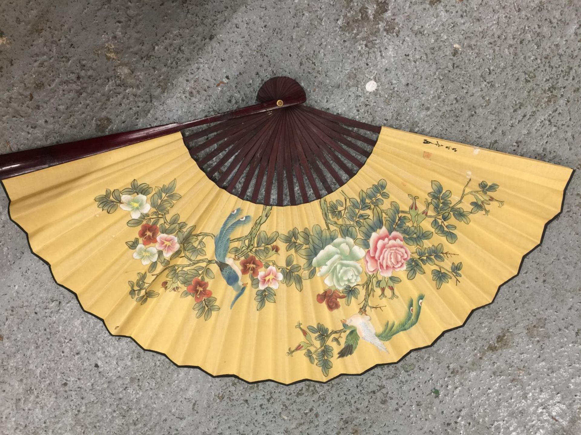 TWO LARGE HANDPAINTED EASTERN FANS AND A HANDPAINTED PARASOL - Image 5 of 12