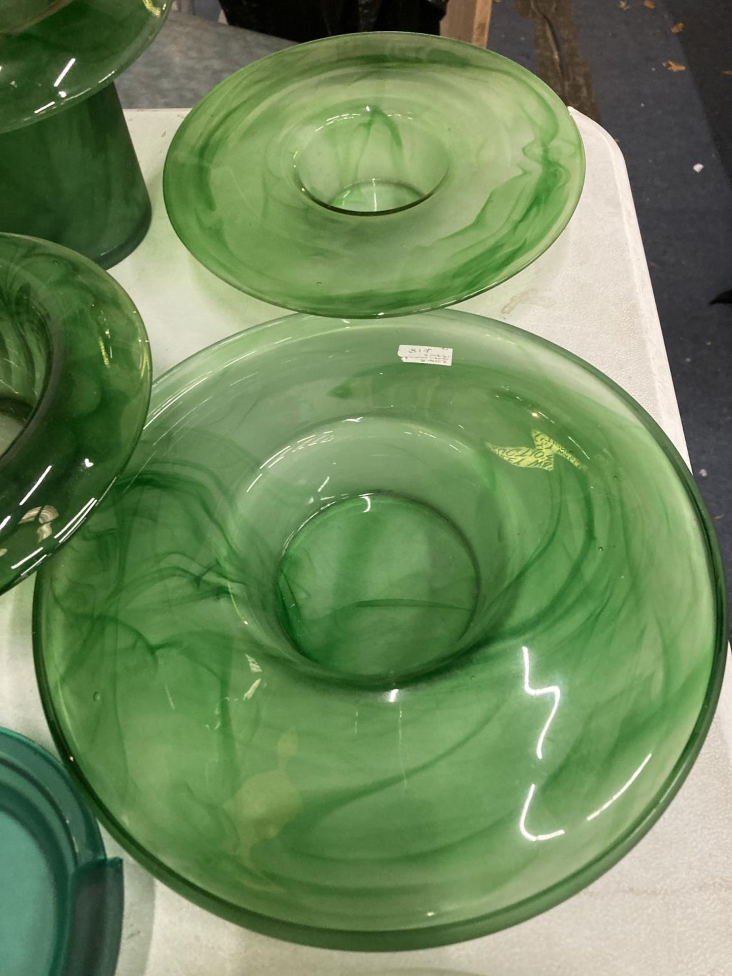 A QAUNTITY OF GREEN CLOUD GLASSWARE BOWLS - 6 IN TOTAL - Image 3 of 3