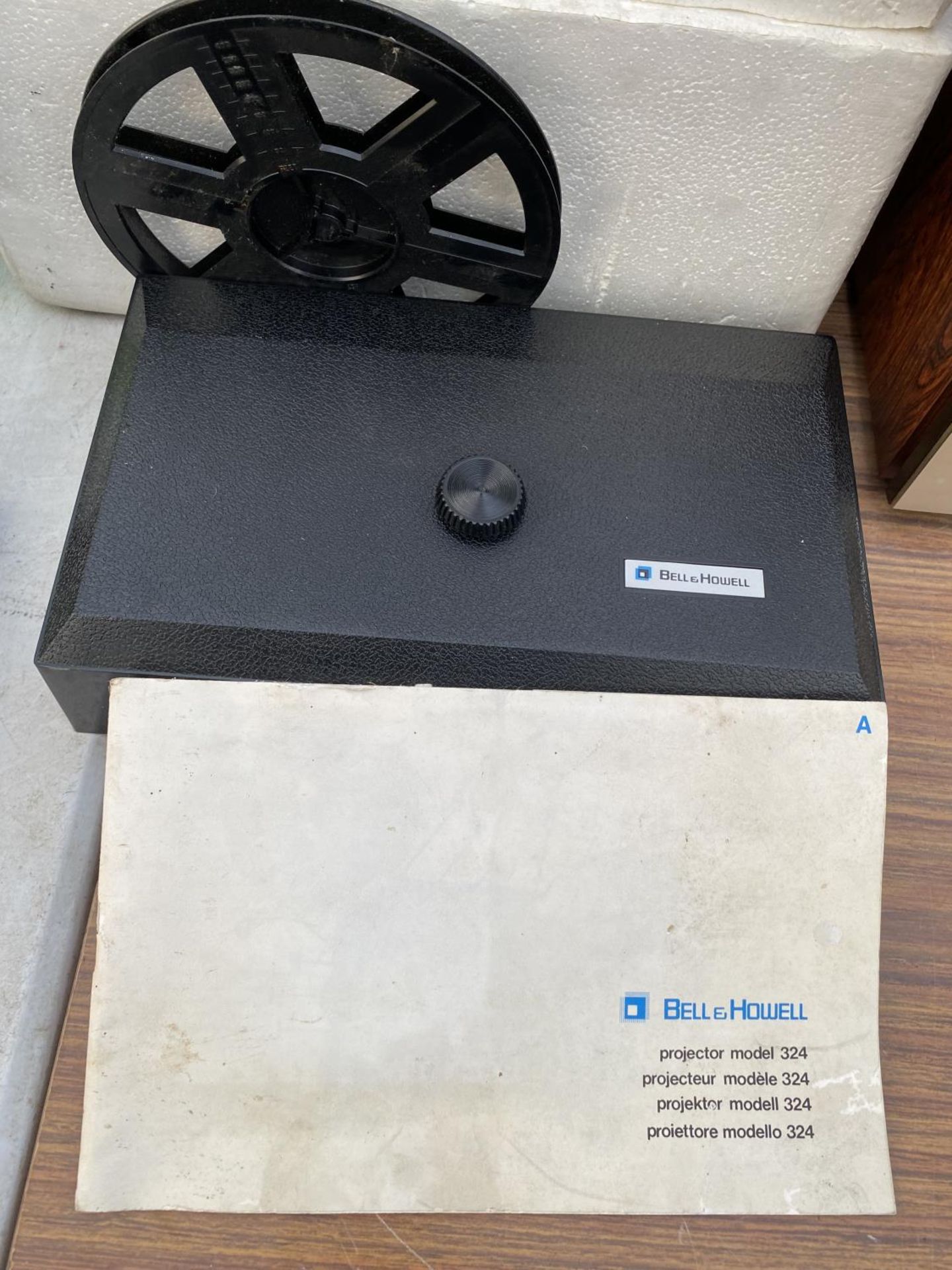 A BELL & HOWELL 324 SUPER 8 PROJECTOR - Image 4 of 4