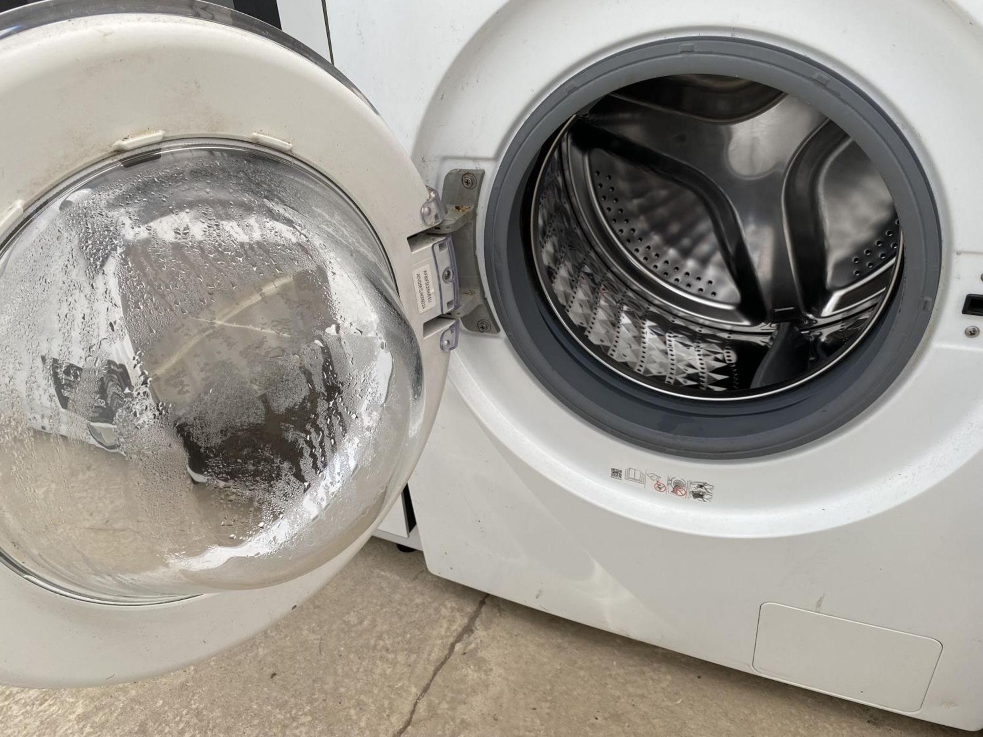 A WHITE SAMSUNG 8KG WASHING MACHINE - Image 3 of 3