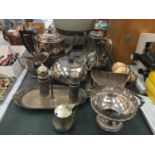 A QUANTITY OF SILVER PLATED ITEMS TO INCLUDE TEA AND COFFEE POTS, JUG, SUGAR, CONDIMENTS, TRAYS ETC