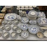 A LARGE QUANTITY OF OLD CHELSEA DINNER WARE TO INCLUDE LIDDED SERVING DISHES, TUREENS, SERVING