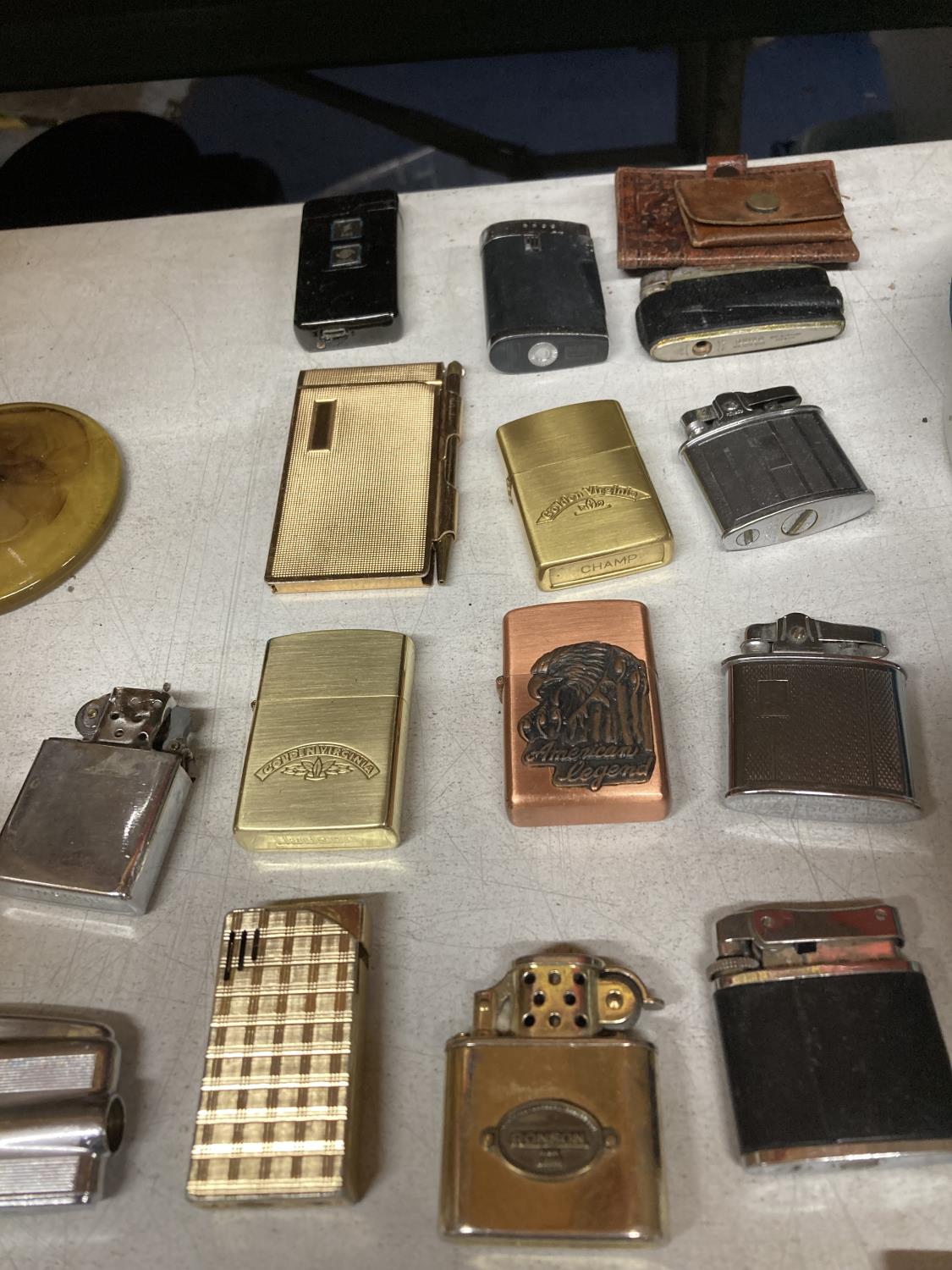 A LARGE QUANTITY OF VINTAGE LIGHTERS TO INCLUDE RONSON, ETC - Image 2 of 7