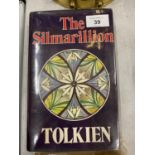 A 1ST UK EDITION OF J.R.R TOLKIEN'S 'THE SILMARILLION' HARDBACK BOOK IN DUST JACKET
