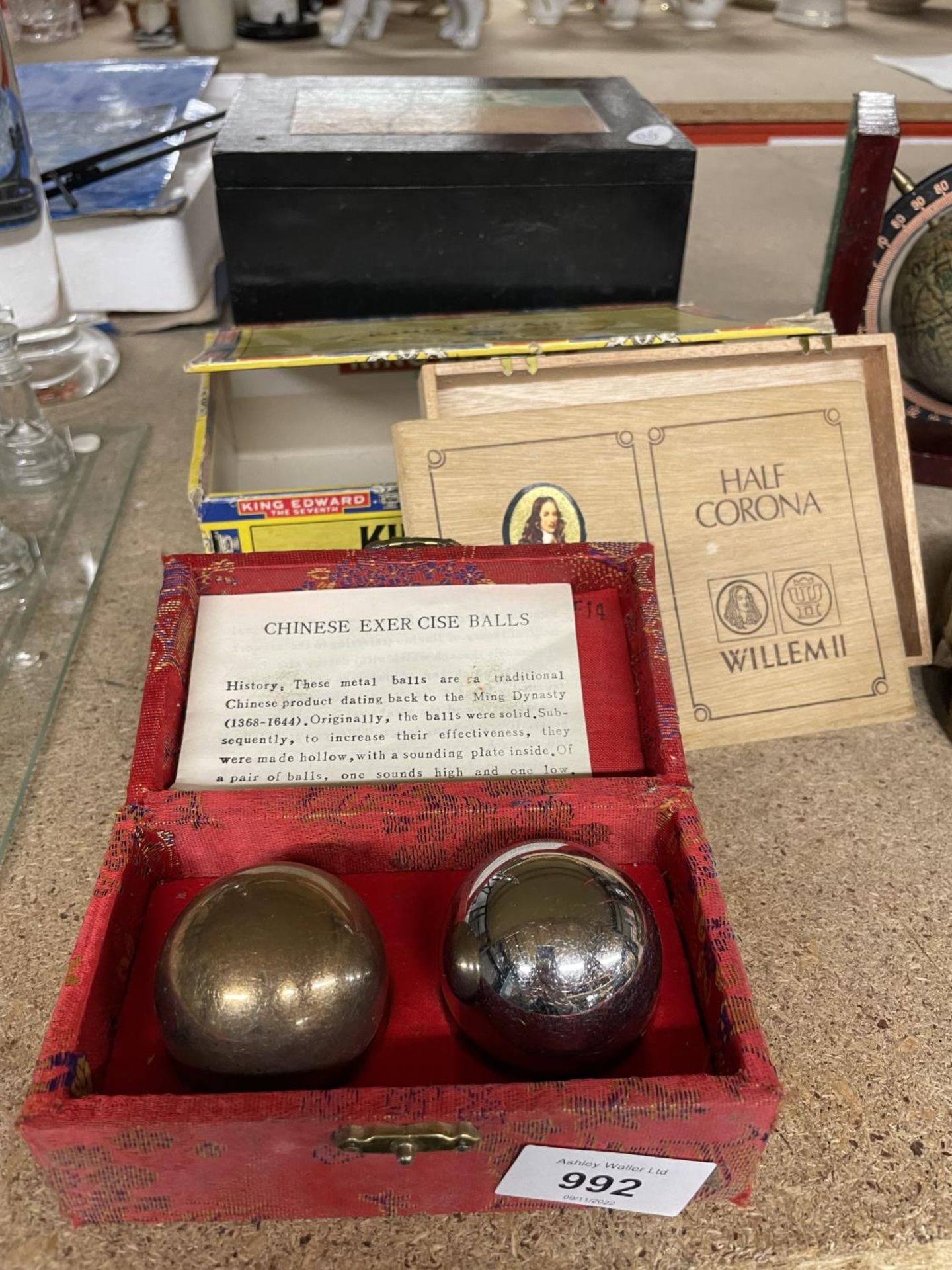 A GLASS CHESS SET WITH BOX, CHINESE EXERCISE BOWLS, WOODEN BOX, GALLILEO THERMOMETER, VINTAGE KING - Image 3 of 12