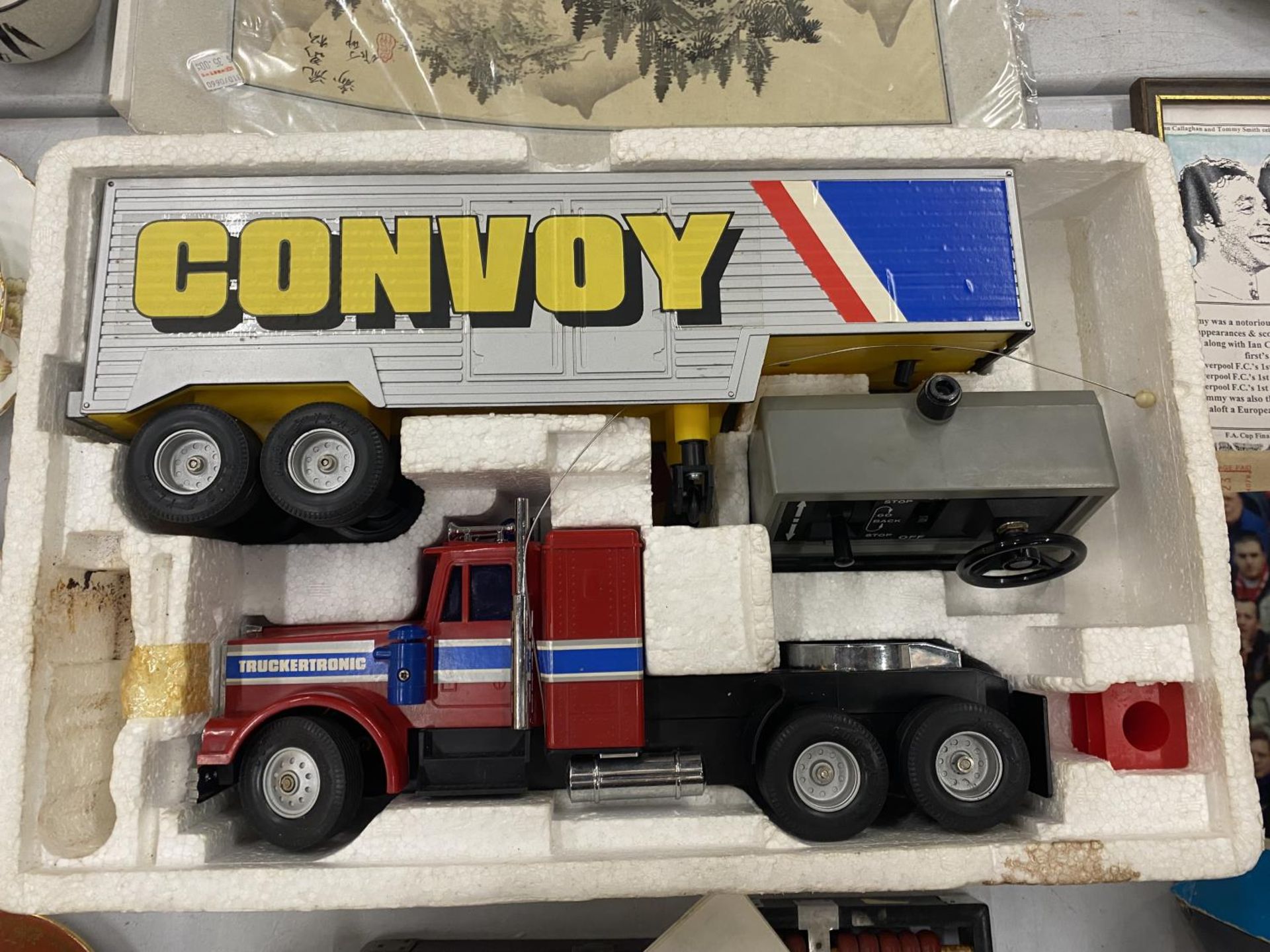 A BOXED CORGI TRUCKERTRONIC CONVOY RADIO CONTROLLED TRUCK - Image 3 of 3