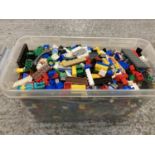A BOX OF LEGO PIECES TO INCLUDE BRICKS, FIGURES, ETC
