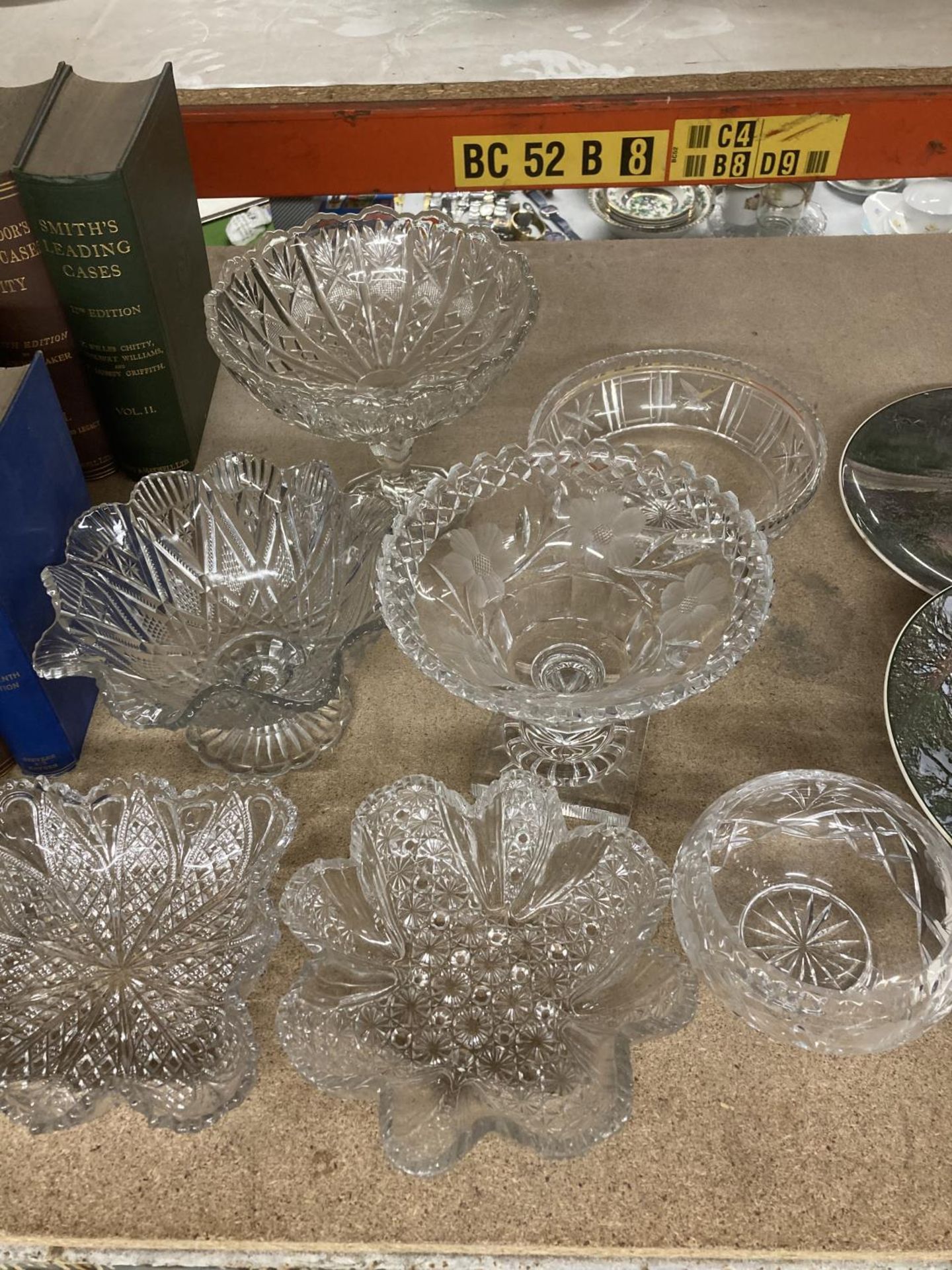 SEVEN CUT GLASS BOWLS FIVE OF WHICH ARE FOOTED - Image 4 of 4