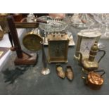 A QUANTITY OF ITEMS TO INCLUDE A SMALL BRASS COFFEE POT, MINIATURE COPPER TEAPOT, WOOD AND BRASS