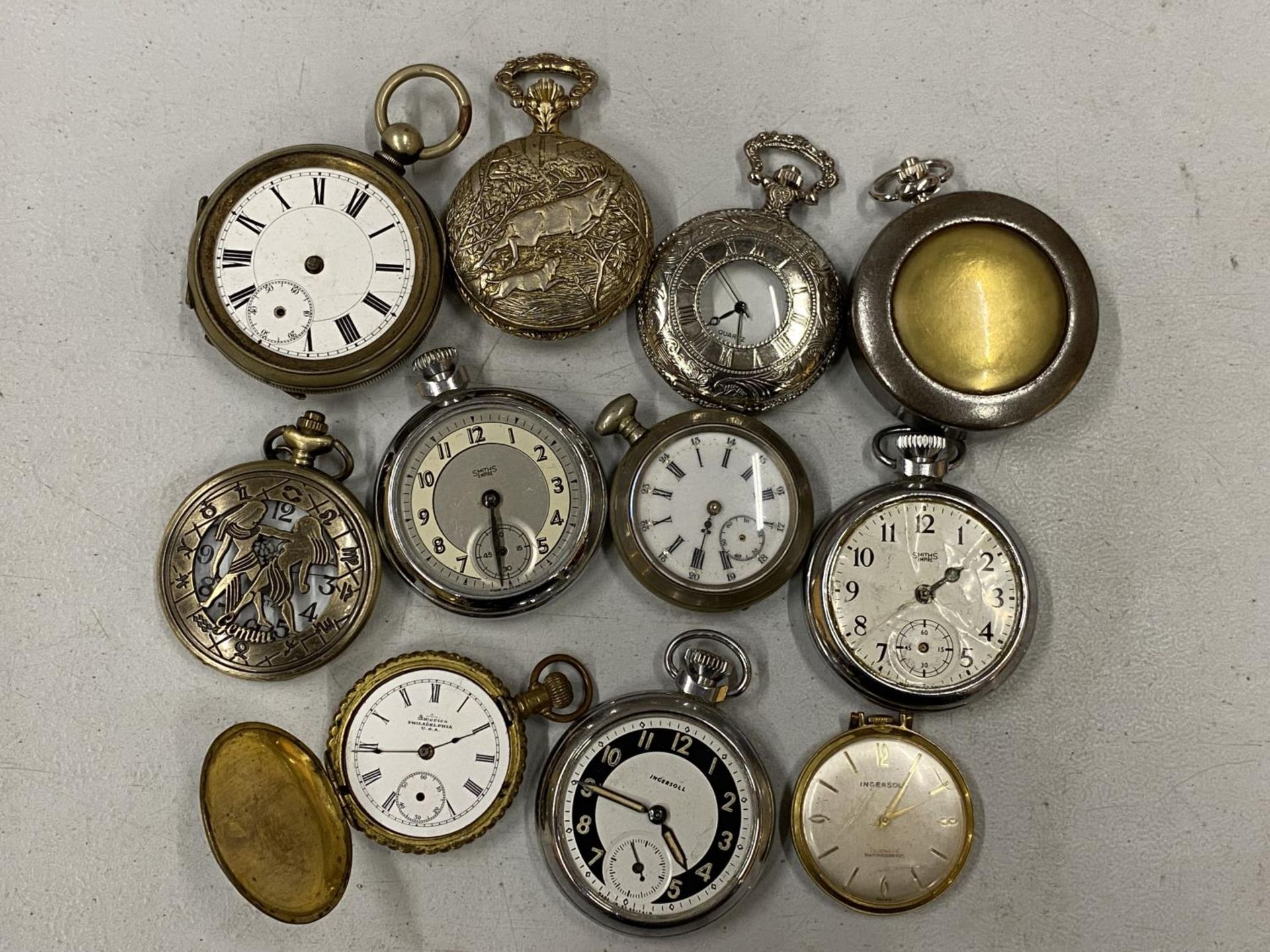 A MIXED GROUP OF MODERN AND VINTAGE POCKET WATCHES