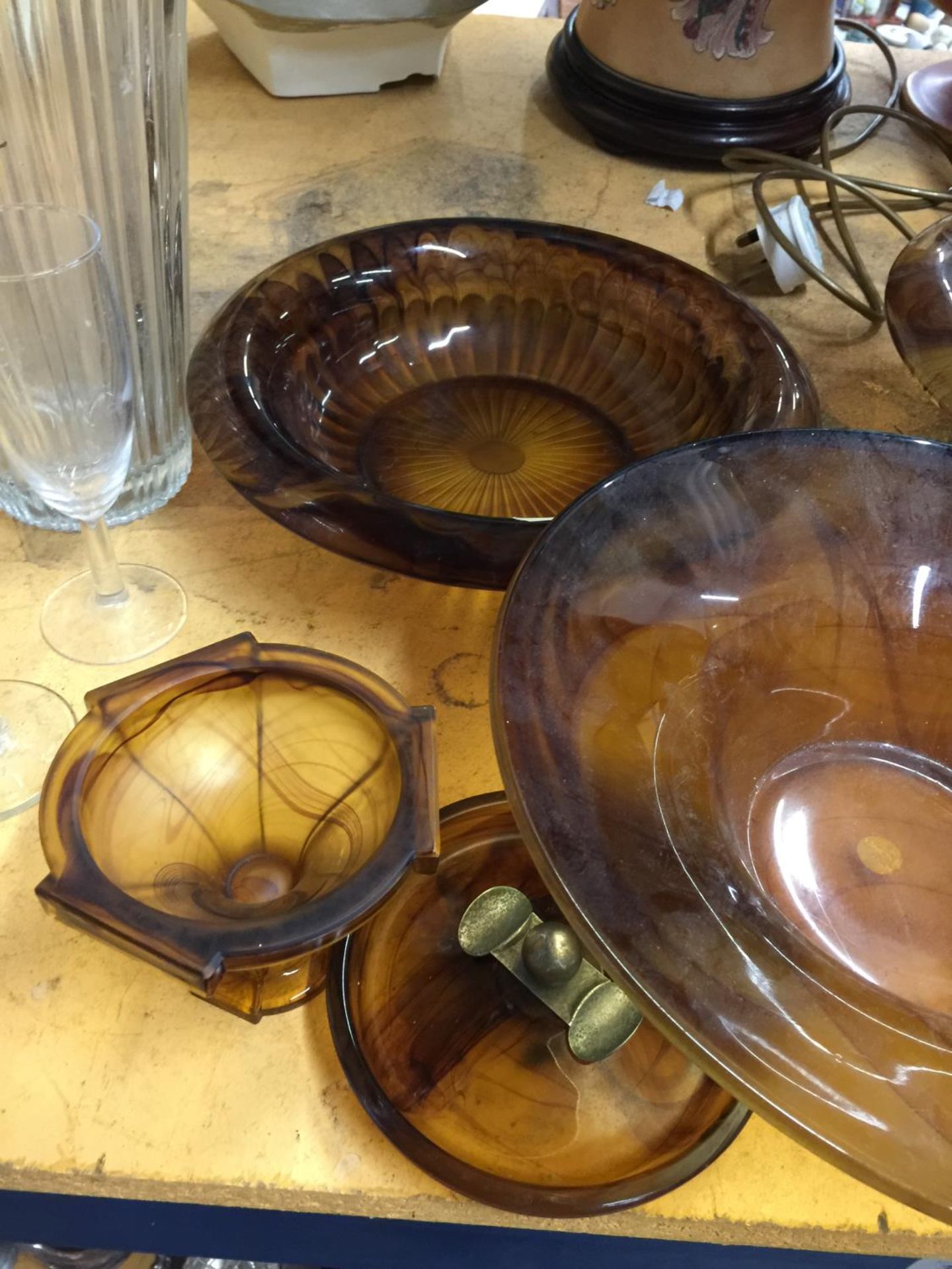 SIX PIECES OF AMBER CLOUD GLASS TO INCLUDE BOWLS AND CANDLESTICKS - Image 3 of 3