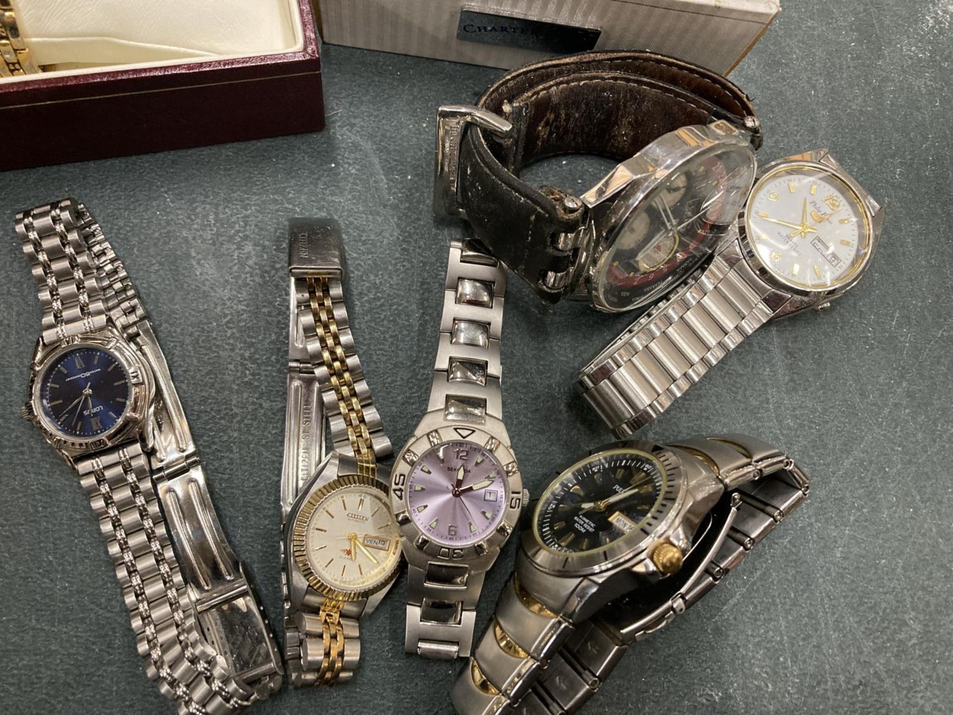 A QUANTITY OF WRISTWATCHES TO INCLUDE A ROTARY AND CHARTER CLUB, BOTH BOXED PLUS SEKONDA, CITIZEN, - Image 4 of 5