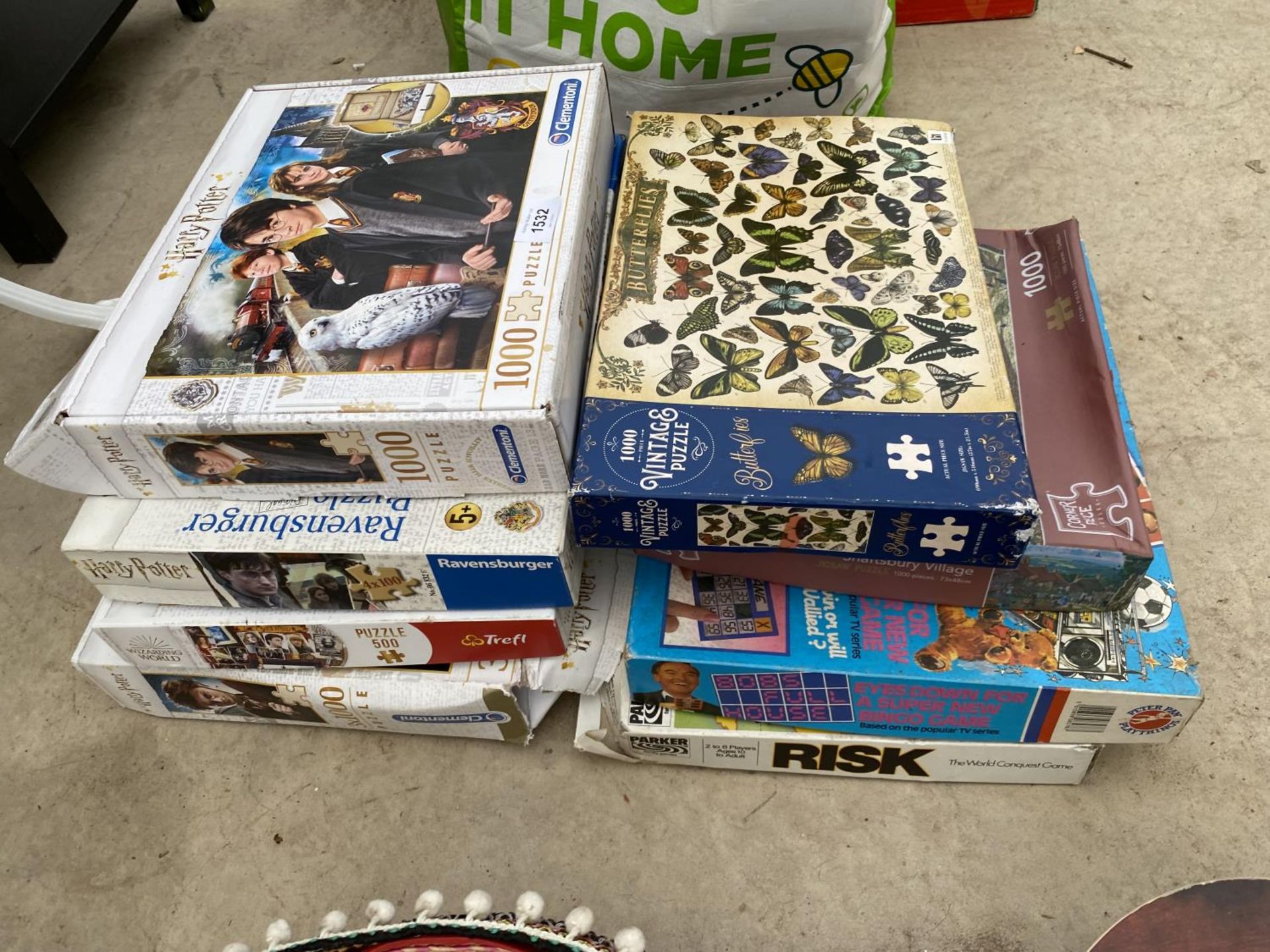 AN ASSORTMENT OF BOARD GAMES AND JIGSAW PUZZLES - Image 2 of 2