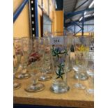 A QUANTITY OF GLASSES TO INCLUDE ESPRESSO MARTINI GLASSES, HUNTING SCENE BEER GLASSES, TUMBLERS WITH