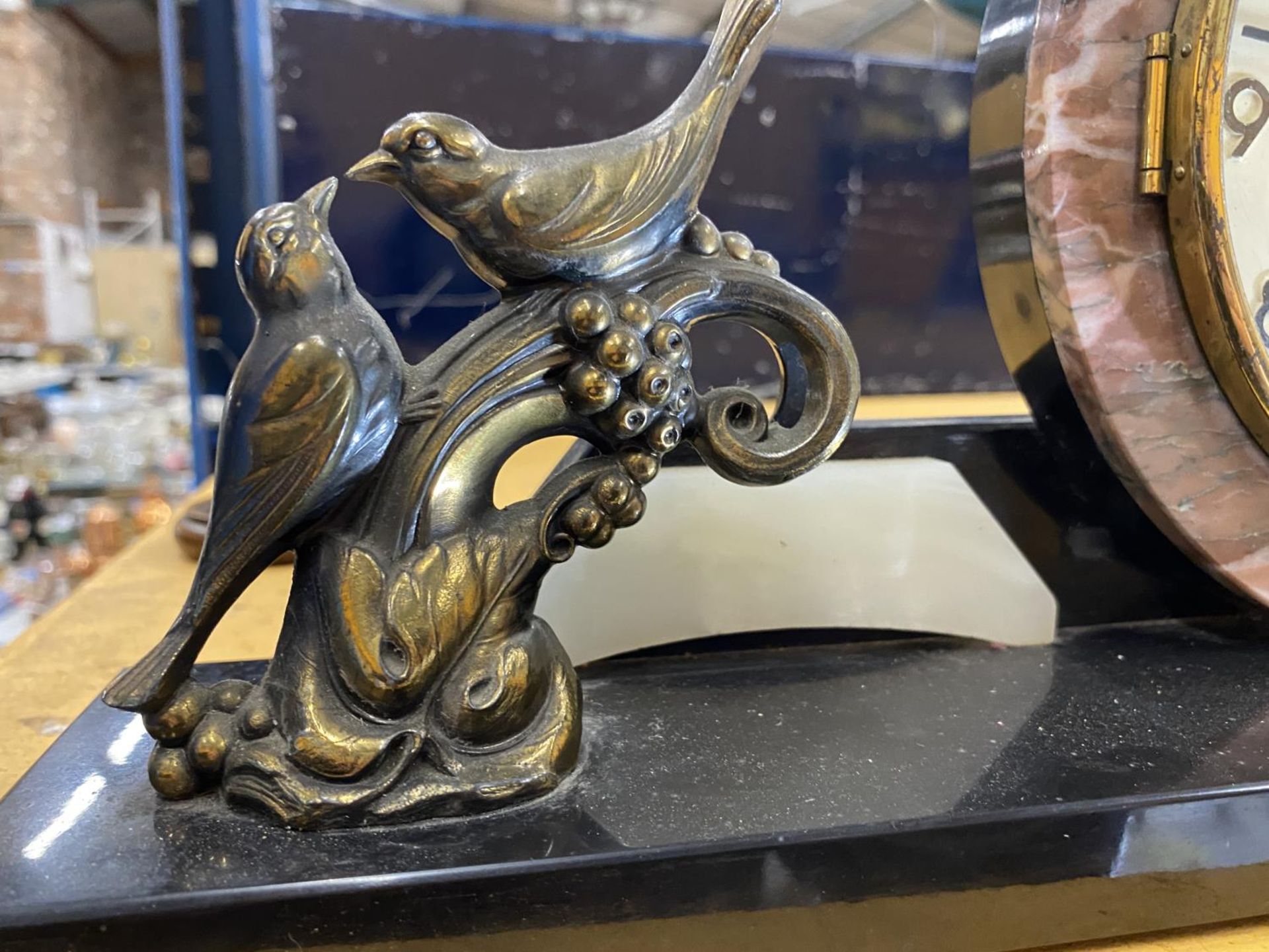 AN ART DECO MARBLE MANTLE CLOCK WITH BRASS BIRD DESIGN - Image 2 of 3