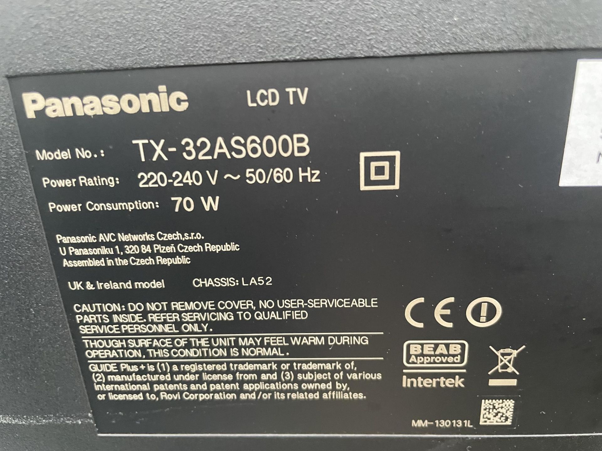 A PANASONIC 32" TELEVISION WITH REMOTE CONTROL AND A TOSHIBA VHS/DVD RECORDER WITH REMOTE CONTROL - Image 3 of 3