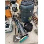 AN ASSORTMENT OF GARDEN ITEMS TO INCLUDE A WATER BUTT, SOIL SIEVES, DRAINING RODS AND SPADES ETC