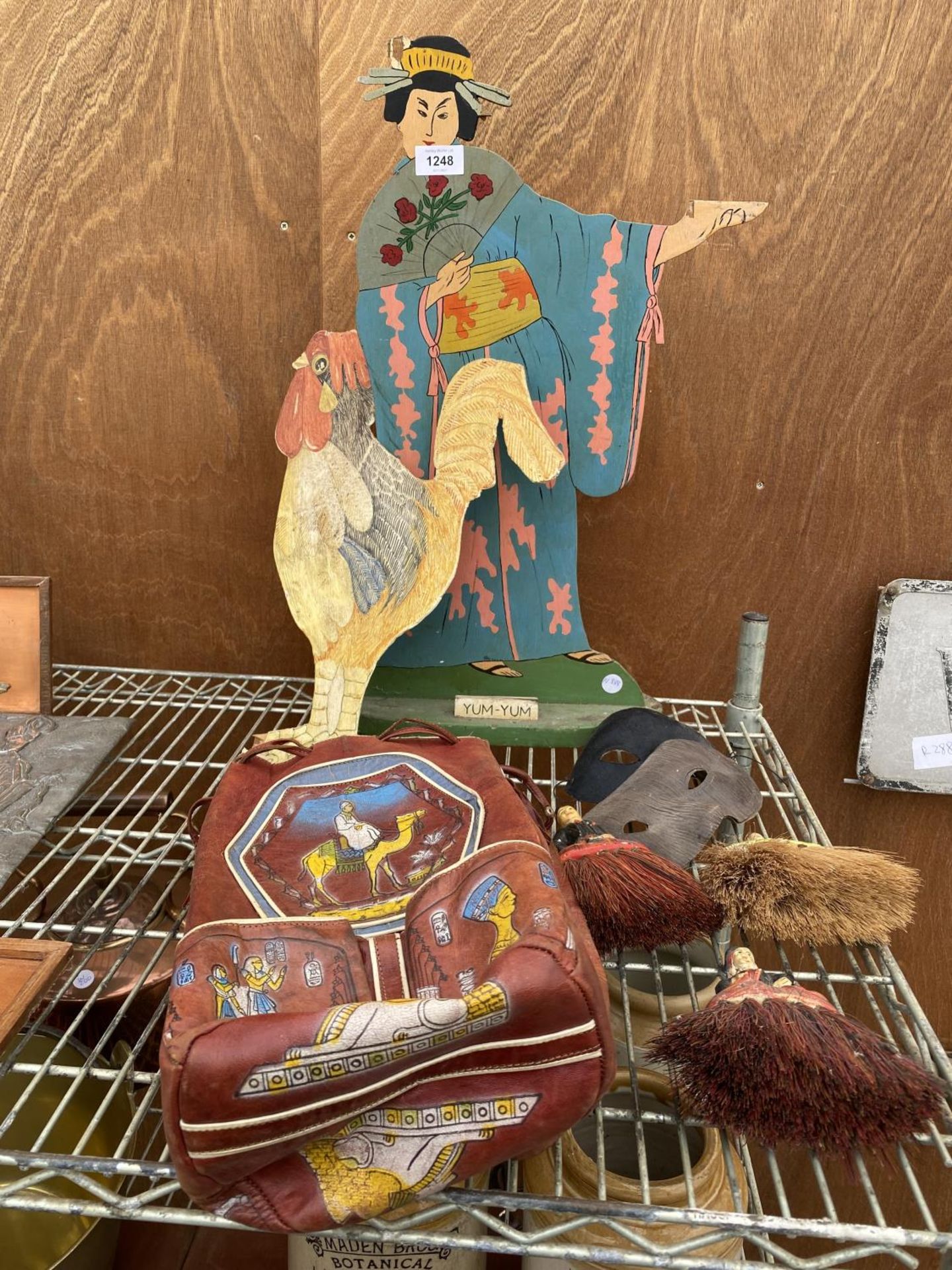 AN ASSORTMENT OF VINTAGE ITEMS TO INCLUDE A ORIENTAL CUT OF A FEMALE, FIRE BRUSHES AND A MIDDLE