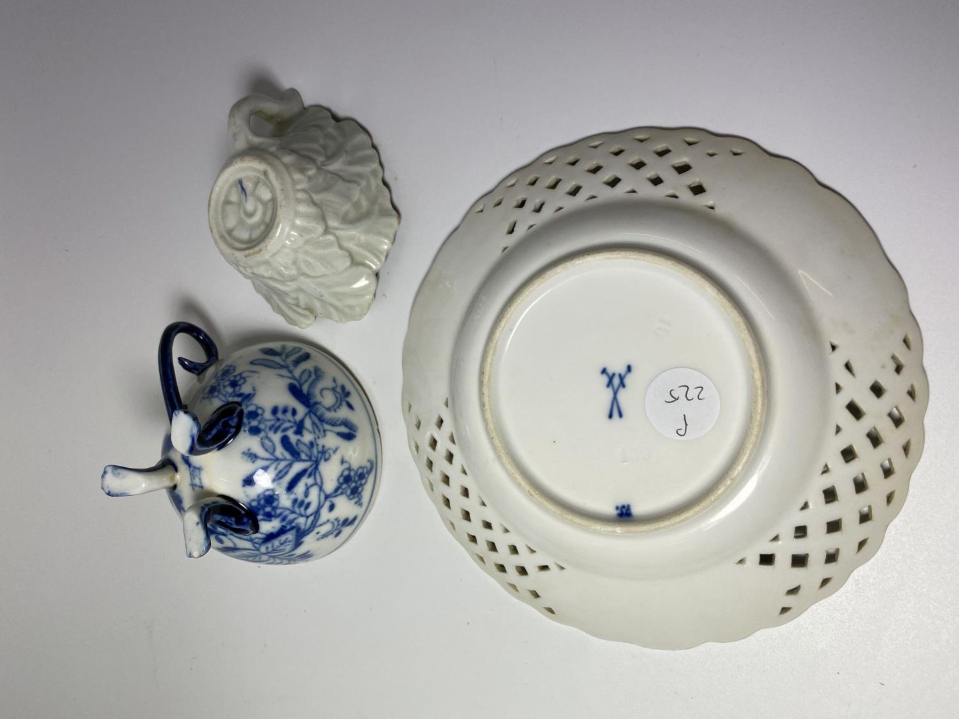 THREE 19TH CENTURY CERAMIC ITEMS - DISH WITH MEISSEN CROSS SWORDS MARK, SMALL CHELSEA STYLE - Image 2 of 3