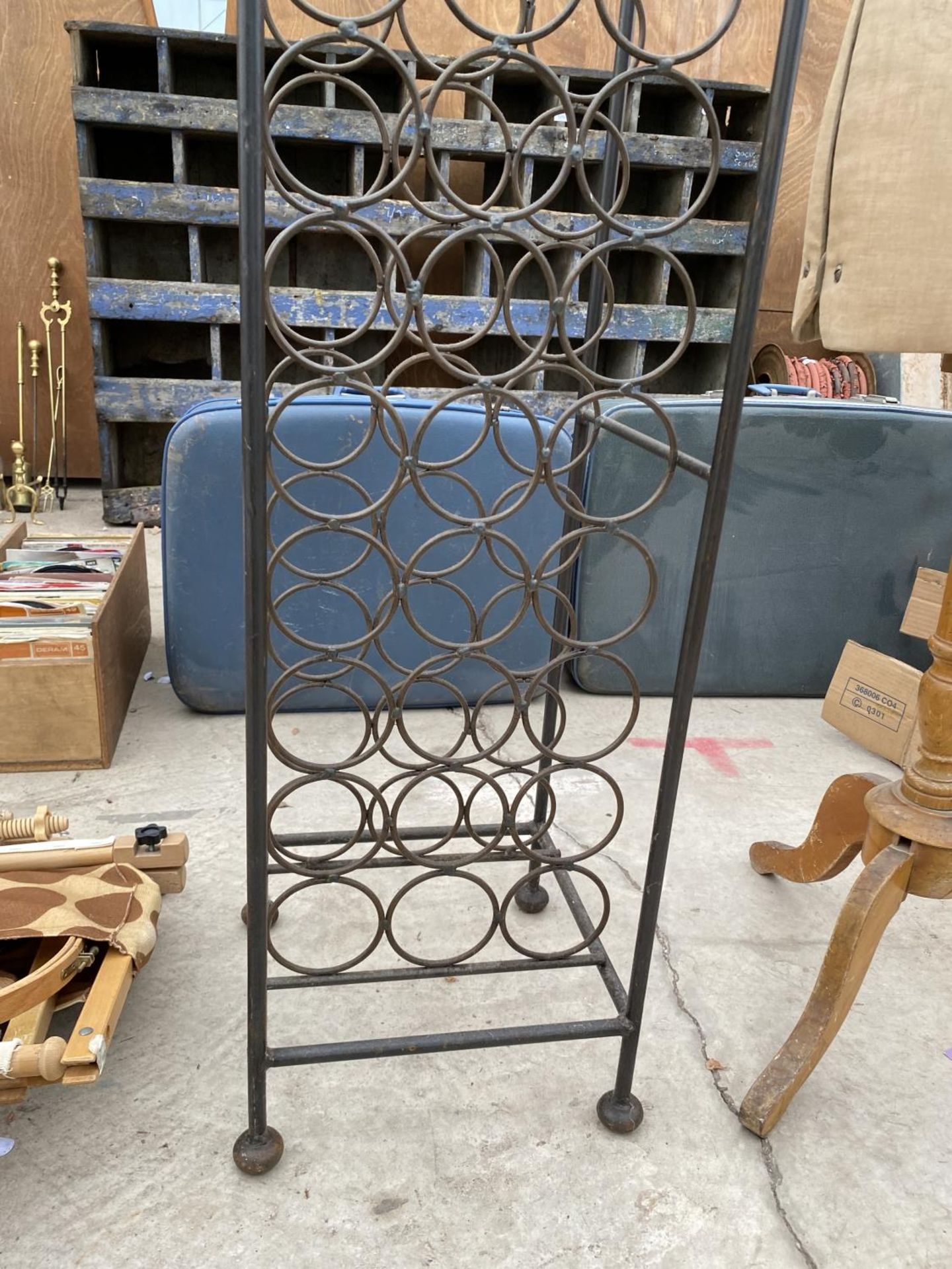 A HEAVY WROUGHT IRON 30 BOTTLE WINE RACK - Image 2 of 3