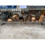 A LARGE ASSORTMENT OF BRASS AND COPPER ITEMS TO INCLUDE JUGS, VASES AND KETTLES ETC