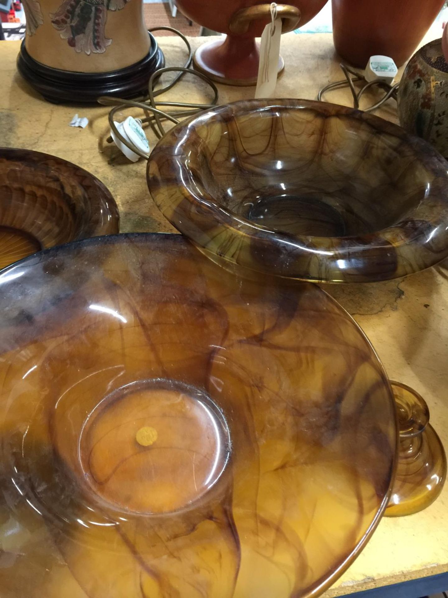 SIX PIECES OF AMBER CLOUD GLASS TO INCLUDE BOWLS AND CANDLESTICKS - Image 2 of 3