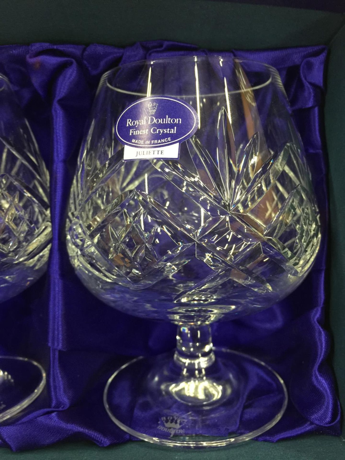 TWO PAIRS OF BOXED CRYSTAL GLASSES TO INCLUDE DOULTON JULLIETTE BRANDY AND BURNS WINE GLASSES - Image 2 of 3