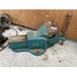A VINTAGE STEEL NUMBER EIGHT BENCH VICE