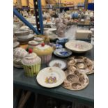 A QUANTITY OF CERAMIC ITEMS TO INCLUDE CUP CAKE STORAGE JARS, CHINA CUPS AND SAUCERS, WADE PORT