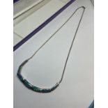 A MARKED SILVER AND MALACHITE NECKLACE IN A PRESENTATION BOX