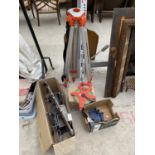 AN ASSORTMENT OF TOOLS TO INCLUDE A MITRE SAW, A MARKSMAN TIRPOD AND A VICE ETC