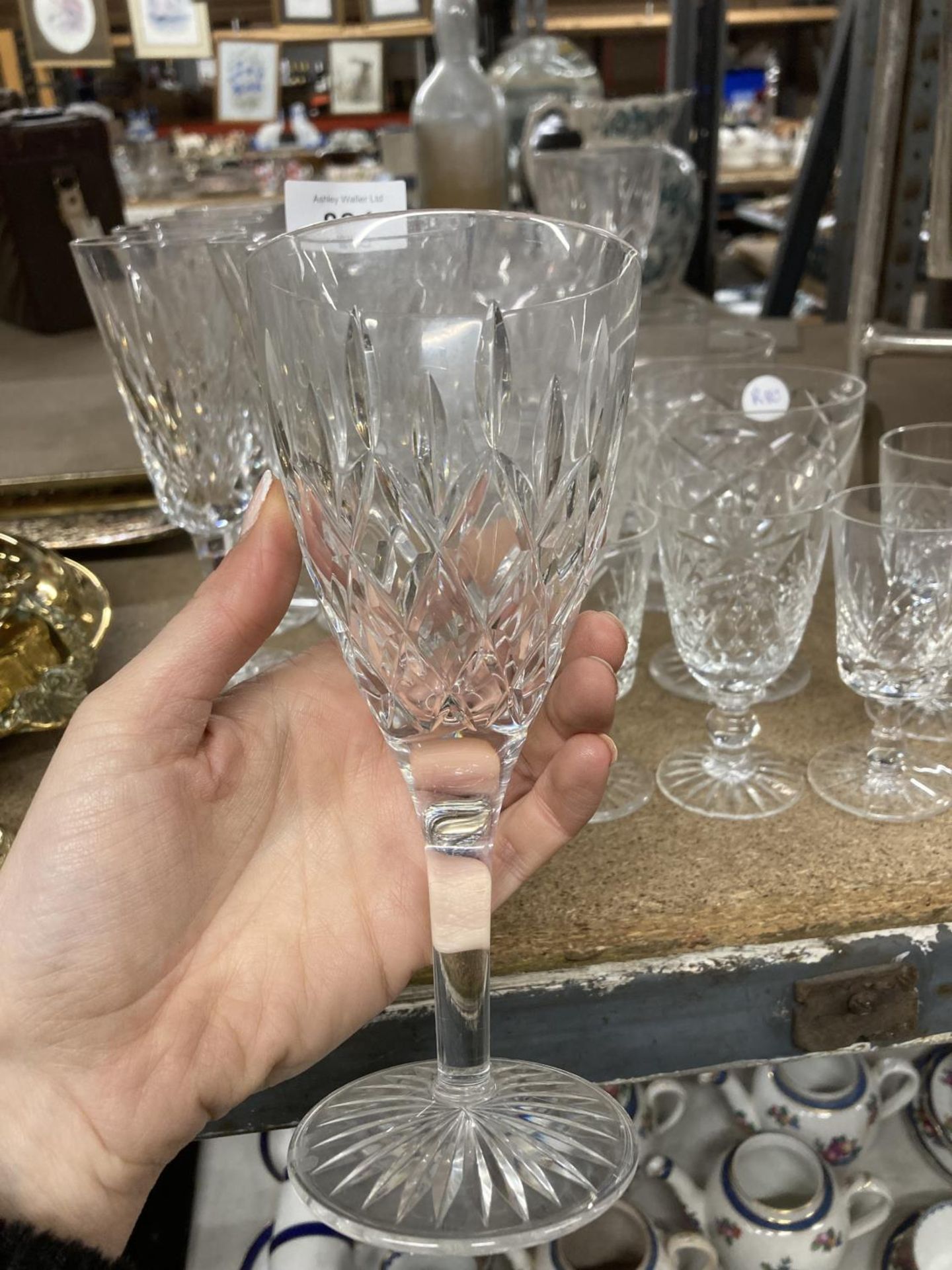 A COLLECTION OF CUT GLASS GLASSES TO INCLUDE CHAMPAGNE FLUTES, WINE, SHERRY, ETC - Image 4 of 4