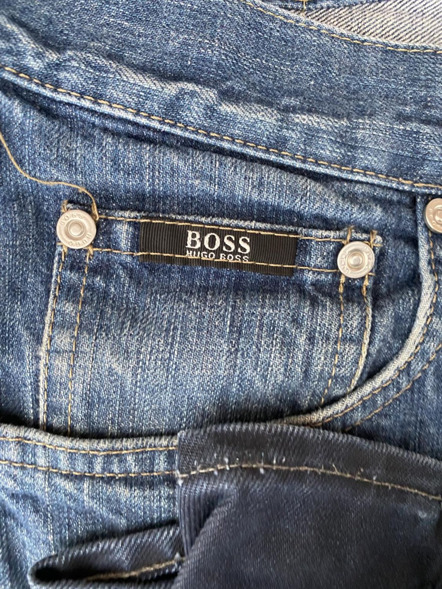 AN ASSORTMENT OF GENTS JEANS TO INCLUDE GSTAR RAW AND BOSS ETC - Image 3 of 4