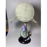 A ROYAL DOULTON CERAMIC LADY FIGURE (SWEET ANN HN1318) TABLE LAMP WITH SHADE